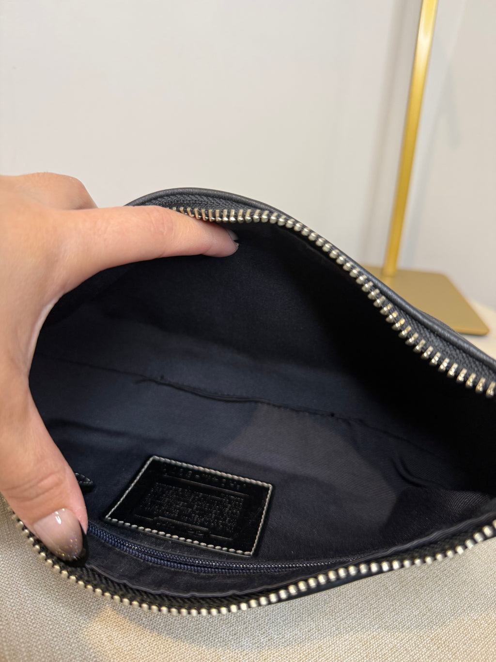Pre-owned Coach Black Hamptons east west shoulder bag 2004 vintage