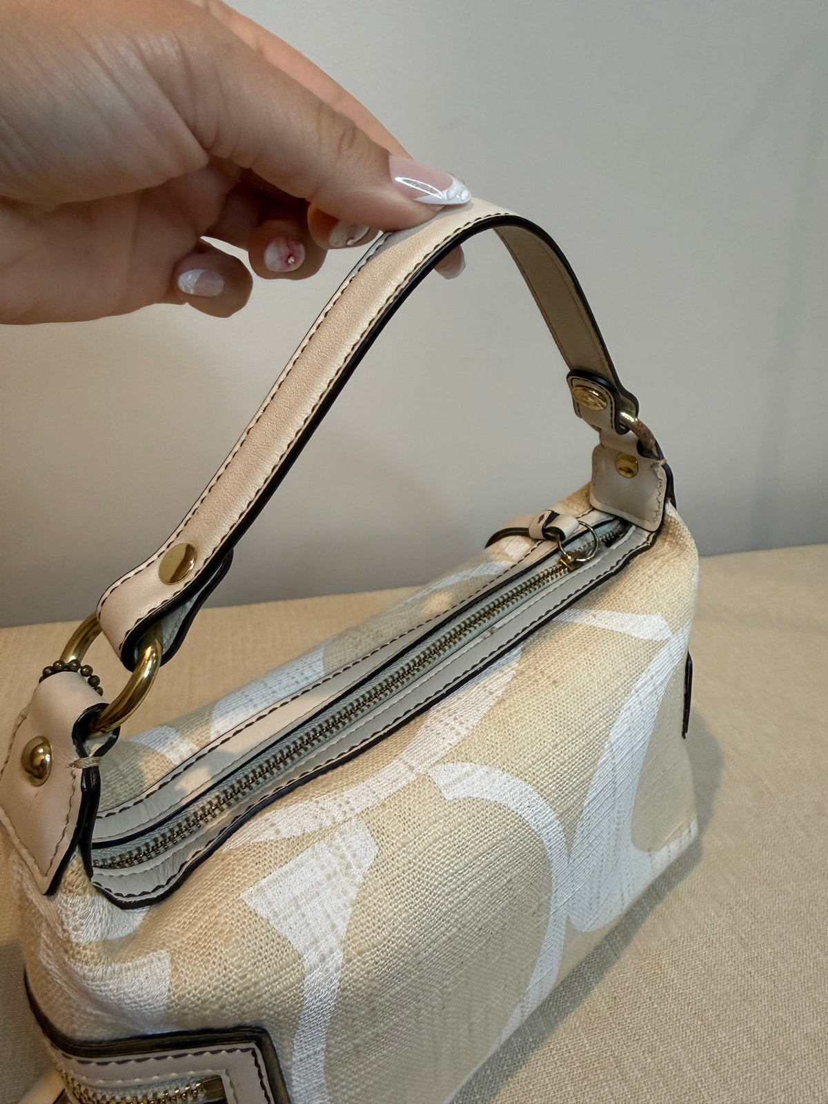 Pre-owned Coach Canvas Mini White tonal handbag 2006 Vintage