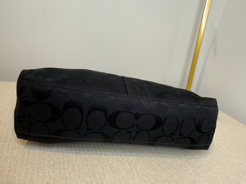 Pre-owned Coach Black Hamptons east west shoulder bag 2004 vintage