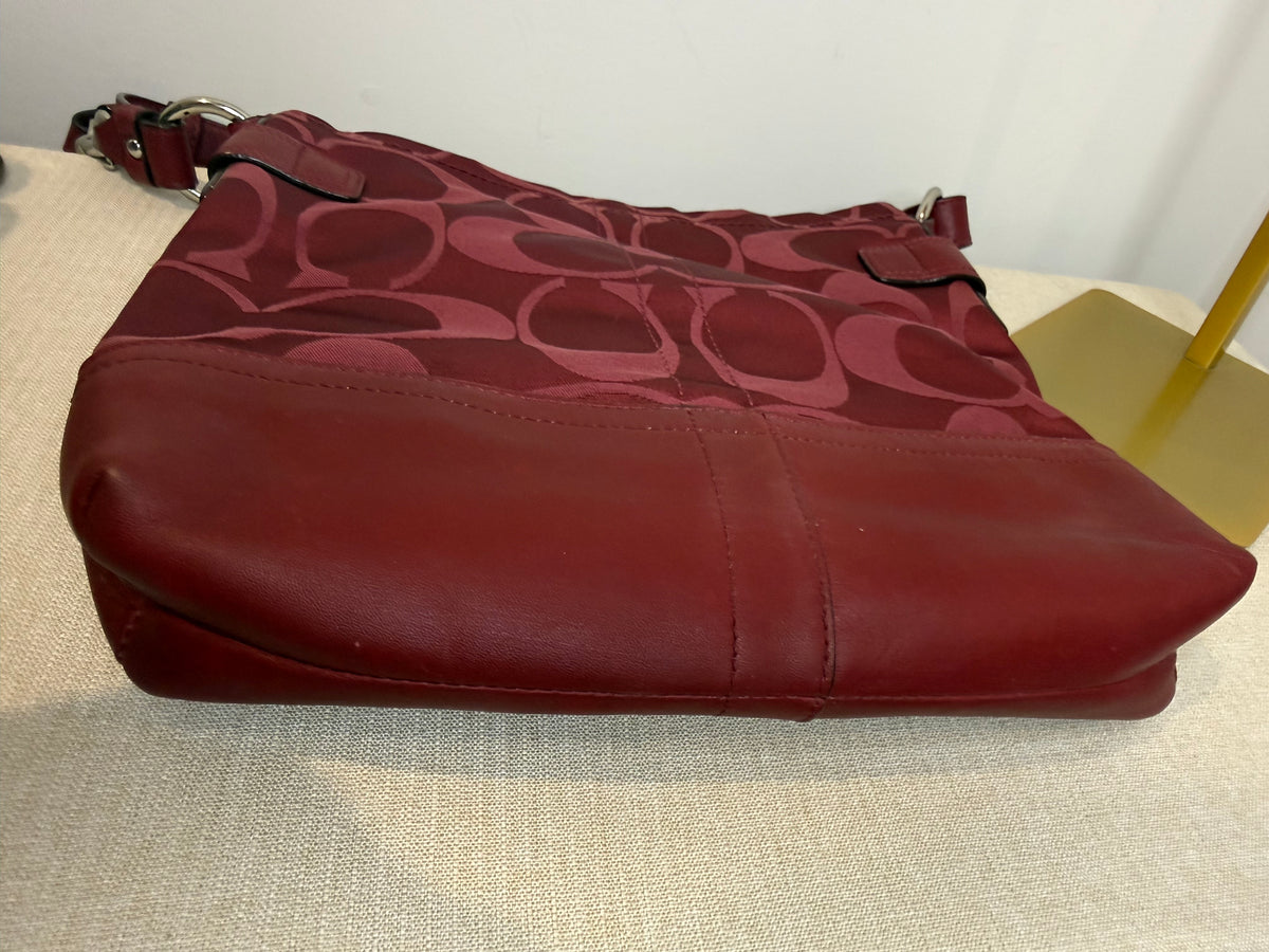 Pre-owned Coach Burgundy Chain Hobo shoulder bag 2011