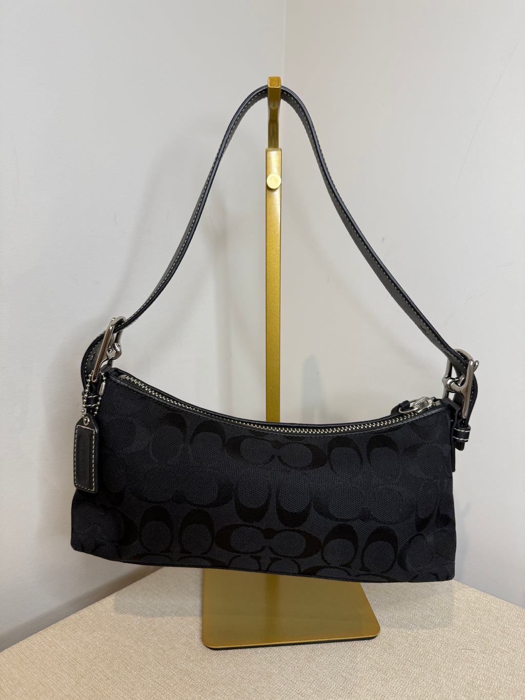 Pre-owned Coach Black Hamptons east west shoulder bag 2004 vintage