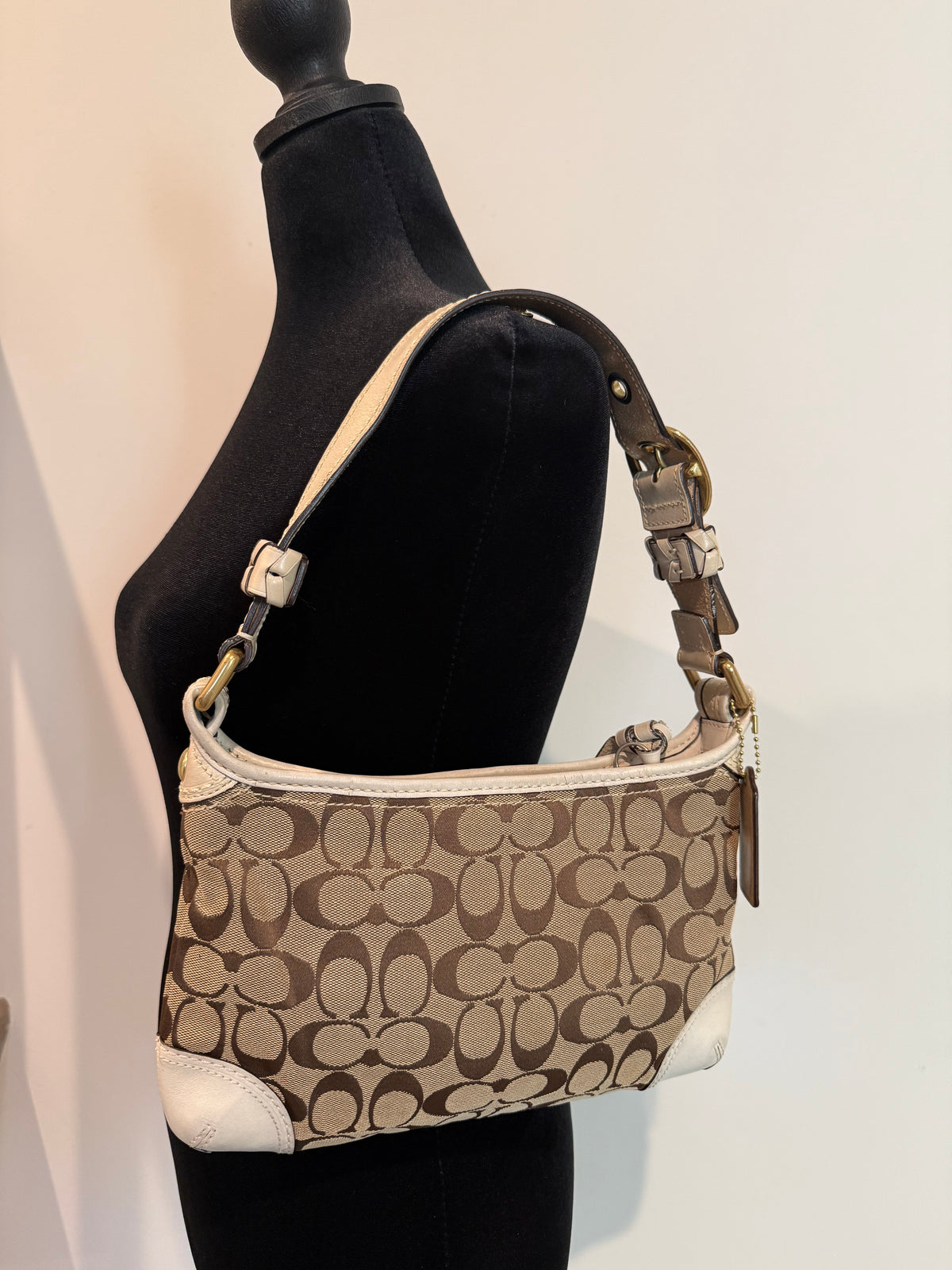 Pre-owned Coach Cream Signature Hobo Shoulder Bag 2007