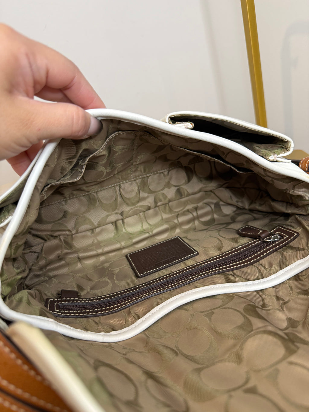 Pre-owned Coach Leather White and Brown SoHo Flap Shoulder bag 2004 vintage