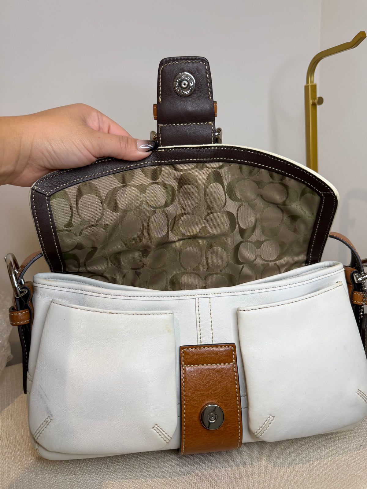 Pre-owned Coach Leather White and Brown SoHo Flap Shoulder bag 2004 vintage