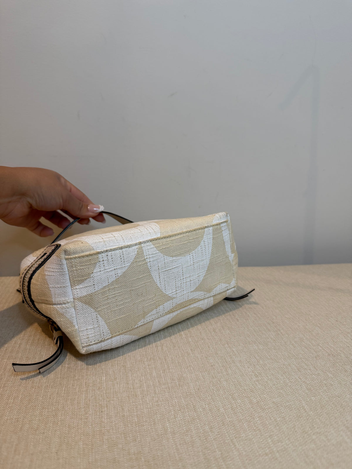 Pre-owned Coach Canvas Mini White tonal handbag 2006 Vintage
